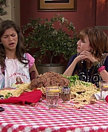 Shake_It_Up_S01E02_1080p_BTD_002689.jpg