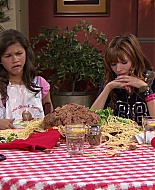 Shake_It_Up_S01E02_1080p_BTD_002692.jpg