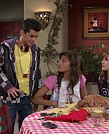 Shake_It_Up_S01E02_1080p_BTD_002726.jpg