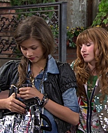 Shake_It_Up_S01E03_1080p_BTD_001586.jpg
