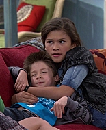 Shake_It_Up_S01E03_1080p_BTD_001738.jpg