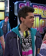Shake_It_Up_S01E03_1080p_BTD_001868.jpg