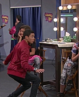 Shake_It_Up_S01E03_1080p_BTD_002517.jpg