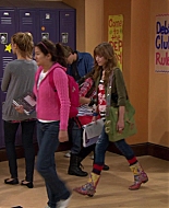 Shake_It_Up_S01E04_1080p_BTD_000507.jpg