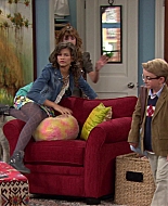 Shake_It_Up_S01E04_1080p_BTD_001068.jpg