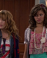 Shake_It_Up_S01E04_1080p_BTD_002428.jpg