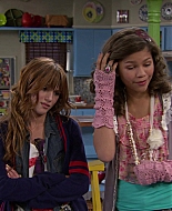 Shake_It_Up_S01E04_1080p_BTD_002455.jpg