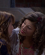 Shake_It_Up_S01E04_1080p_BTD_002778.jpg
