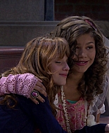 Shake_It_Up_S01E04_1080p_BTD_002890.jpg