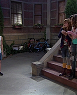 Shake_It_Up_S01E04_1080p_BTD_002912.jpg