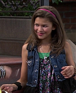 Shake_It_Up_S01E05_1080p_BTD_000459.jpg