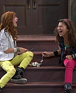 Shake_It_Up_S01E05_1080p_BTD_000468.jpg