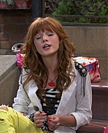 Shake_It_Up_S01E05_1080p_BTD_000526.jpg
