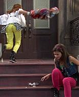 Shake_It_Up_S01E05_1080p_BTD_000554.jpg