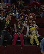 Shake_It_Up_S01E05_1080p_BTD_001136.jpg