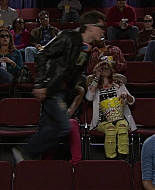 Shake_It_Up_S01E05_1080p_BTD_001137.jpg