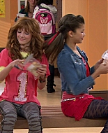 Shake_It_Up_S01E05_1080p_BTD_001219.jpg