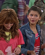 Shake_It_Up_S01E05_1080p_BTD_001232.jpg