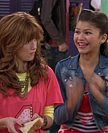 Shake_It_Up_S01E05_1080p_BTD_001249.jpg