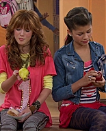 Shake_It_Up_S01E05_1080p_BTD_001371.jpg