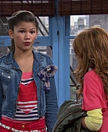 Shake_It_Up_S01E05_1080p_BTD_001749.jpg