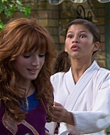 Shake_It_Up_S01E05_1080p_BTD_002259.jpg