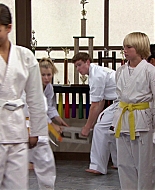 Shake_It_Up_S01E05_1080p_BTD_002753.jpg