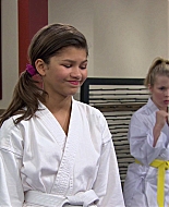 Shake_It_Up_S01E05_1080p_BTD_002942.jpg