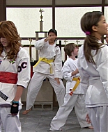 Shake_It_Up_S01E05_1080p_BTD_002959.jpg