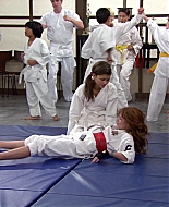 Shake_It_Up_S01E05_1080p_BTD_003018.jpg