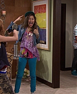 Shake_It_Up_S01E06_1080p_BTD_001668.jpg
