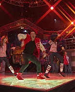 Shake_It_Up_S01E06_1080p_BTD_002112.jpg
