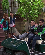 Shake_It_Up_S01E07_1080p_BTD_000616.jpg