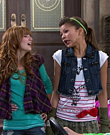 Shake_It_Up_S01E07_1080p_BTD_000625.jpg