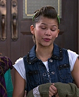 Shake_It_Up_S01E07_1080p_BTD_000646.jpg