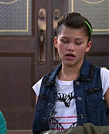 Shake_It_Up_S01E07_1080p_BTD_000781.jpg