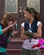 Shake_It_Up_S01E07_1080p_BTD_000814.jpg