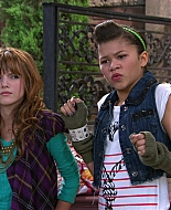 Shake_It_Up_S01E07_1080p_BTD_000860.jpg