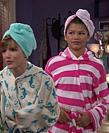 Shake_It_Up_S01E07_1080p_BTD_000908.jpg