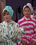 Shake_It_Up_S01E07_1080p_BTD_000909.jpg