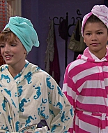 Shake_It_Up_S01E07_1080p_BTD_000927.jpg