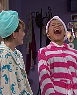 Shake_It_Up_S01E07_1080p_BTD_000933.jpg