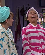 Shake_It_Up_S01E07_1080p_BTD_000934.jpg