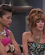Shake_It_Up_S01E07_1080p_BTD_001381.jpg