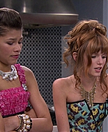 Shake_It_Up_S01E07_1080p_BTD_001398.jpg