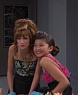 Shake_It_Up_S01E07_1080p_BTD_001578.jpg