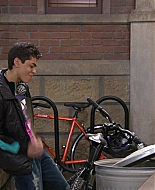 Shake_It_Up_S01E08_1080p_BTD_000082.jpg
