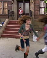 Shake_It_Up_S01E08_1080p_BTD_000134.jpg