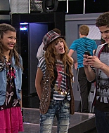 Shake_It_Up_S01E08_1080p_BTD_000893.jpg