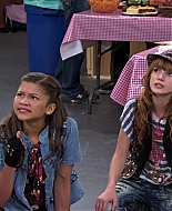 Shake_It_Up_S01E08_1080p_BTD_001325.jpg